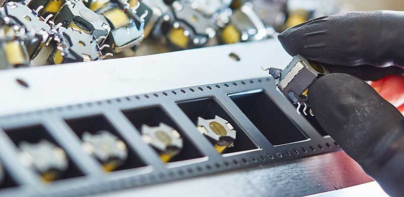 How Does An SMD Tape And Reel Machine Work