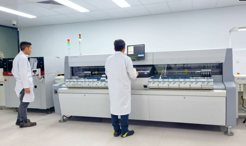 universal instruments smt line7