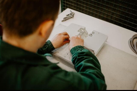 one man operation smt line1.jpg