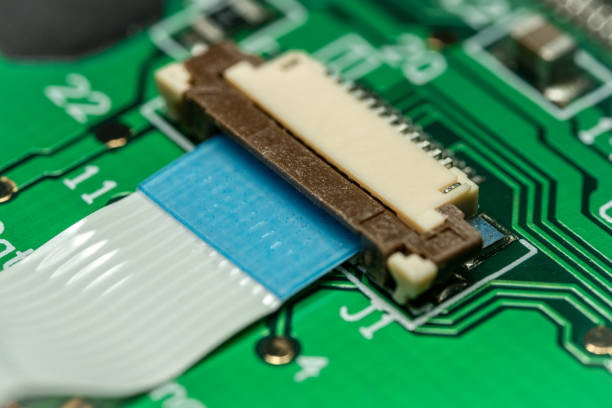 What Are The Differences Between Paper And Plastic SMT Reels-1