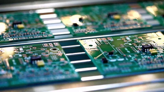 How Does A PCB Conveyor Enhance The Efficiency of SMT Reflow Ovens2.jpg
