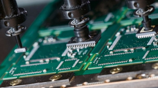 How Does The Tape And Reel Process Work in Surface Mount Technology1.jpg